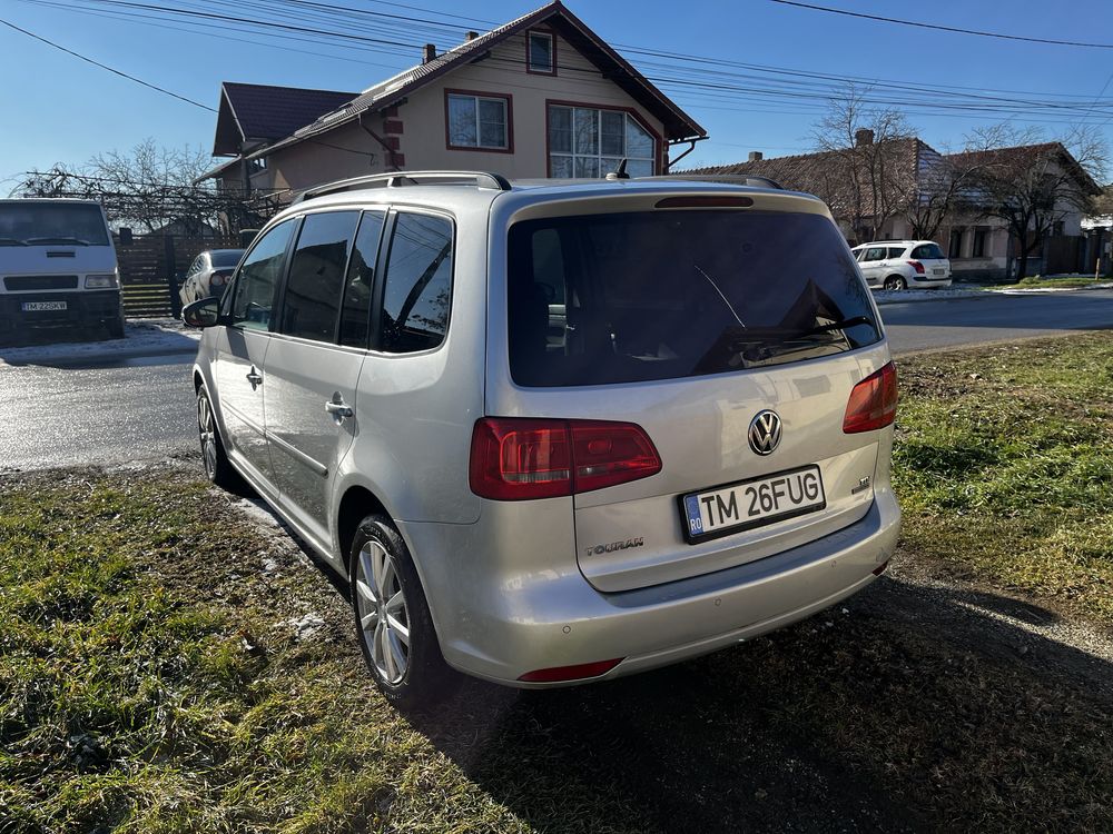 Volkswagen Touran 7 locuri