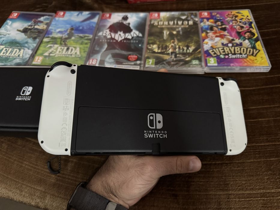 Nintendo Switch OLED + 5 Jocuri + 2 ExtraControlere