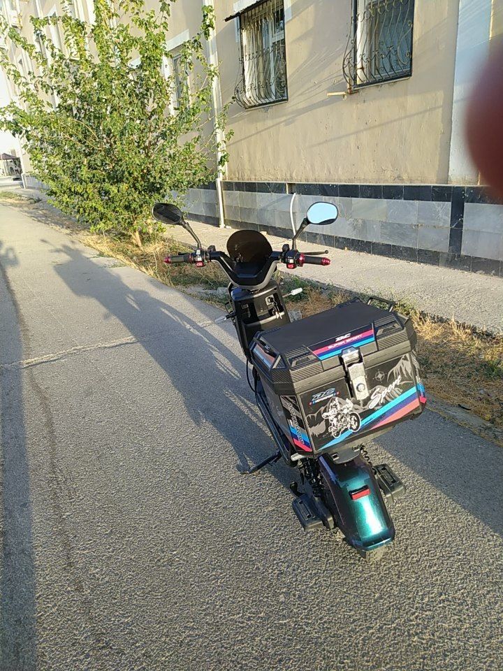 Elektroskuter sotiladi yangi kop minilmagan