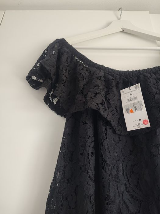Rochie Reserved noua din dantelă