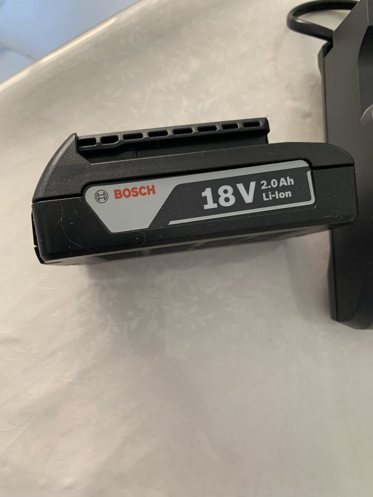 Аккумулятор и зарядка Bosch