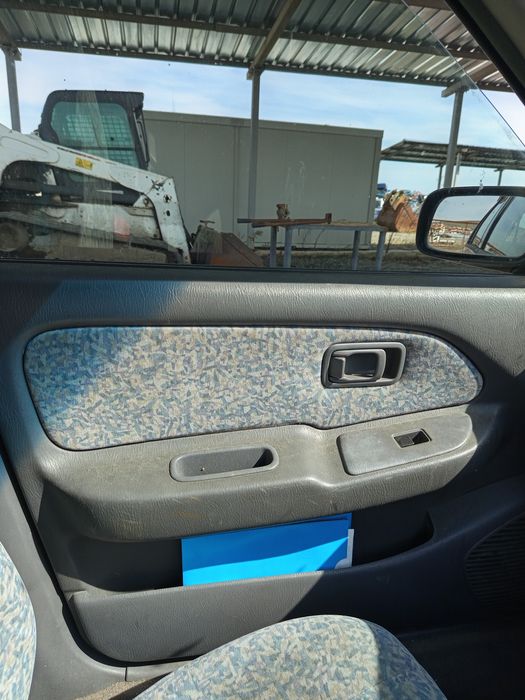 Нисан Пулсар бензин на части