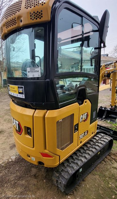 Închiriere miniexcavator