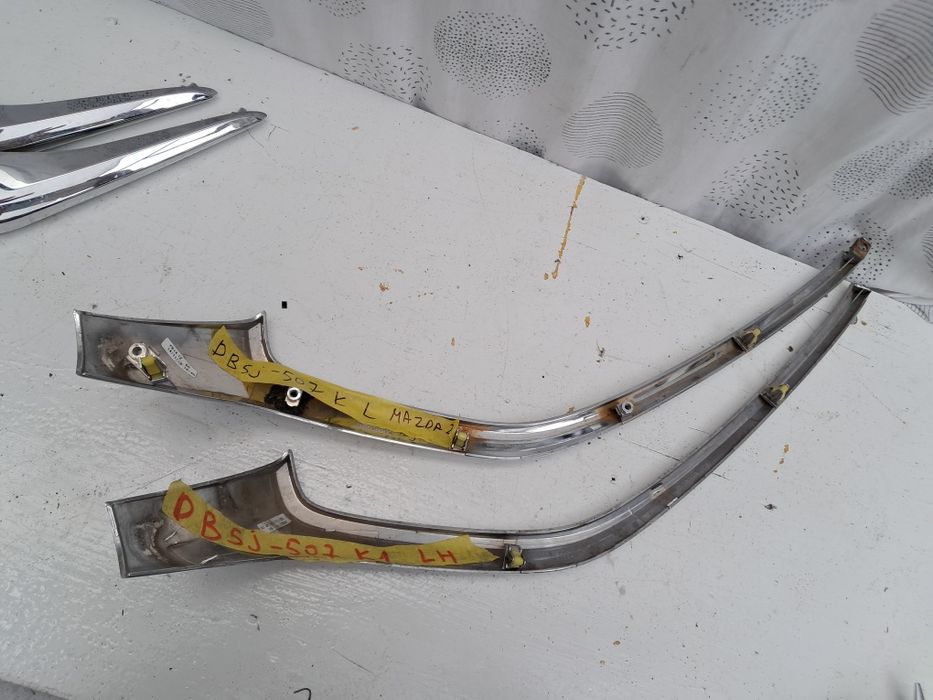 Лайсна хром Mazda 2 Mazda 3