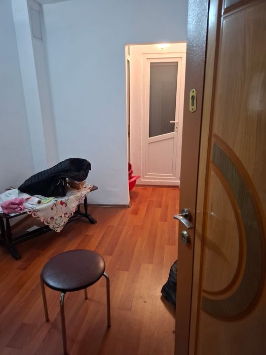 Vand apartament 2 camere etaj 1/4