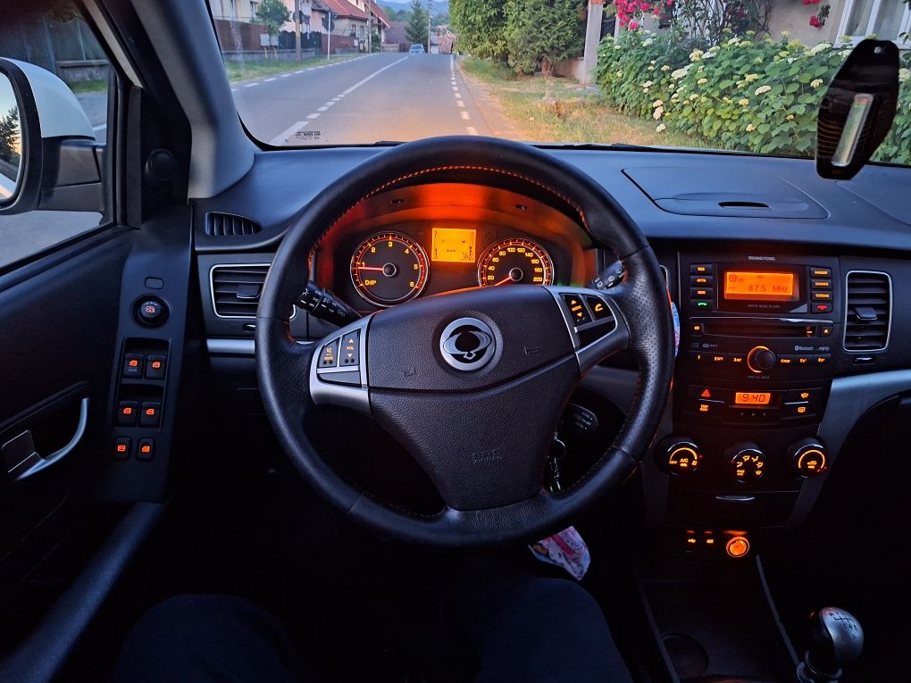 korando SsangYong  an 2012 motor 2.0 177 cp 4 x 4 inteligent unic prop