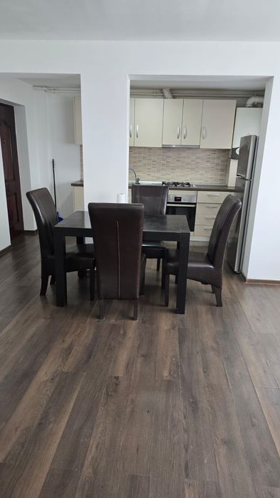 Apartament cu 2 camere de închiriat în zona gării