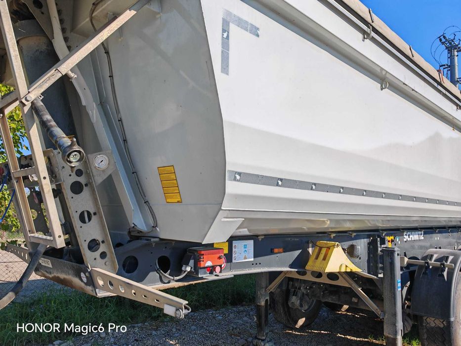 Semiremorca Schmitz basculabila An fab. 2020 - 2 buc