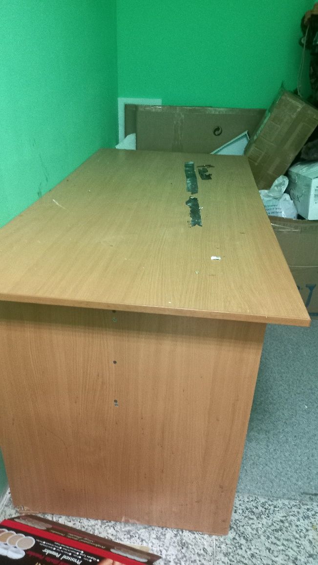 Стол деревянный для письма
