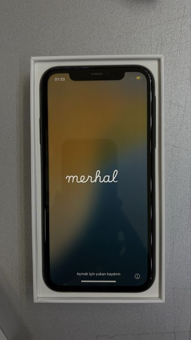 Телефон IPhone 11
