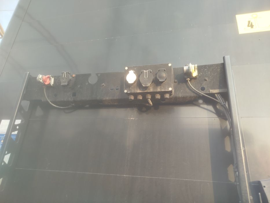 Полуприцеп сотилади