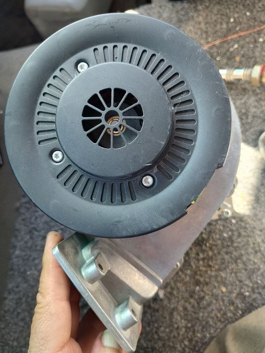 Vând ventilator Fime,ptr Vaillant Boiler Fan Ebmpapst & Honeywell VK81