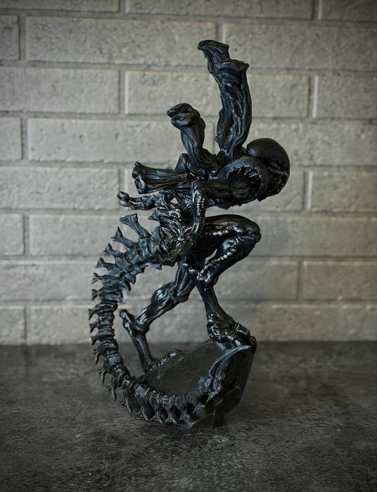 Figurină Alien (Xenomorph) – 40 cm, vopsită manual