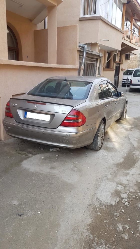 Mercedes w211 3.2 CDI НА ЧАСТИ