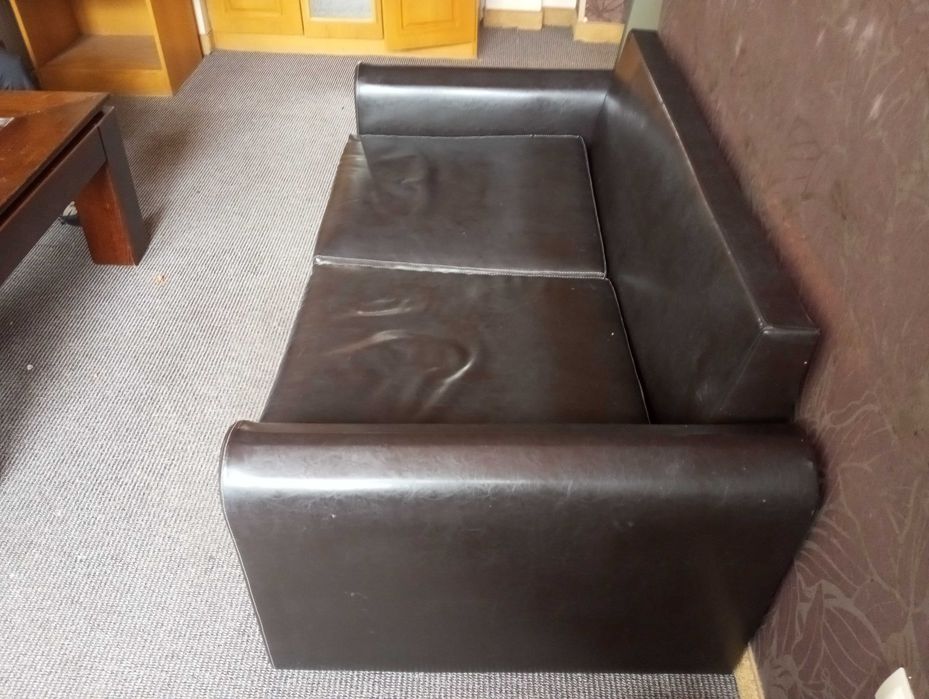 Кожен диван 200лв