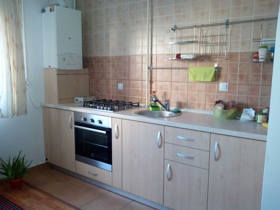 Închiriem apartament decomandat, 2 camere
