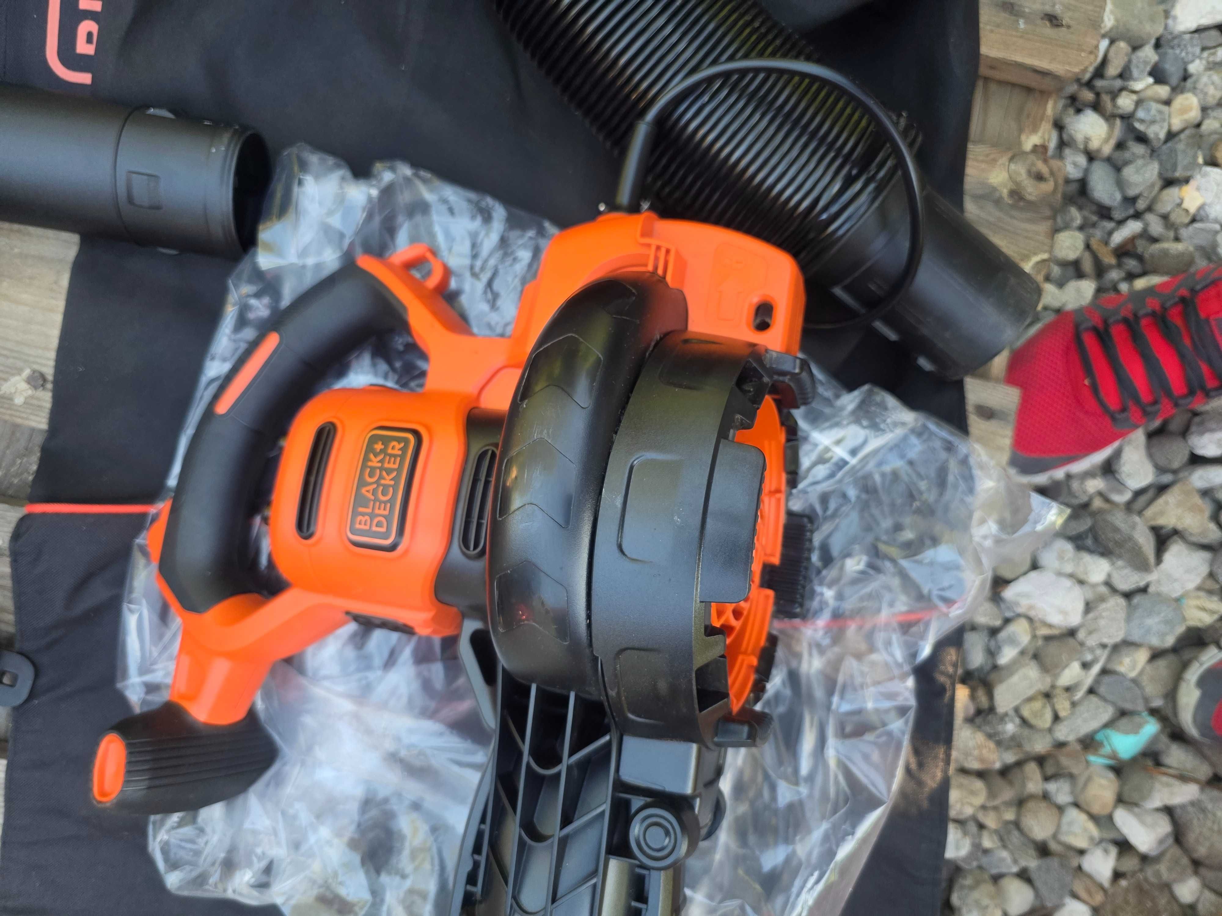 Suflanta si aspirator cu tocator pentru frunze Black & Decker
