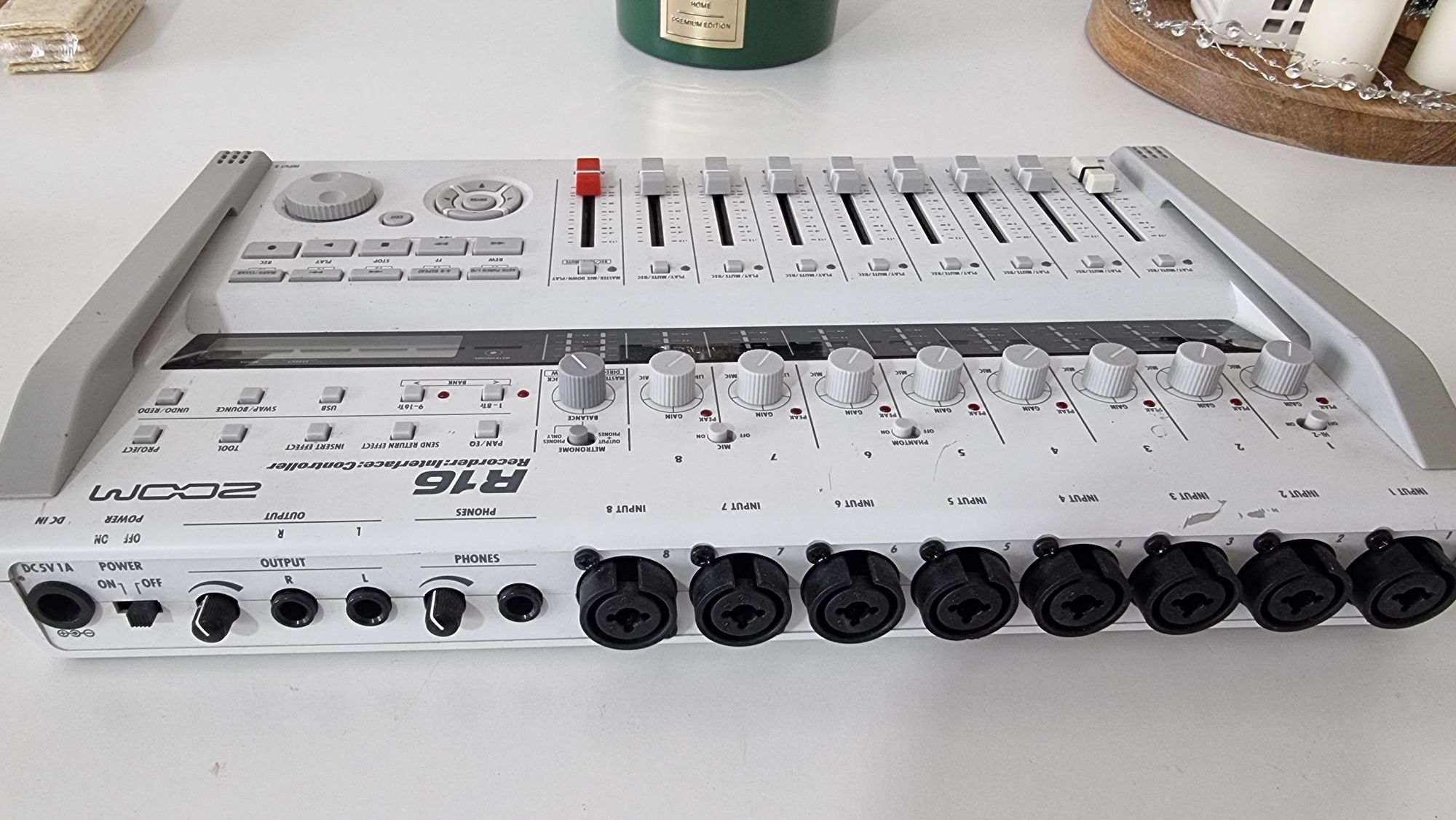 Interfață audio zoom r16, 8 canale