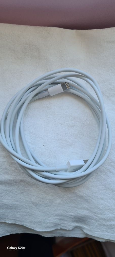Cablu de date iphone original lung de 2 metri.