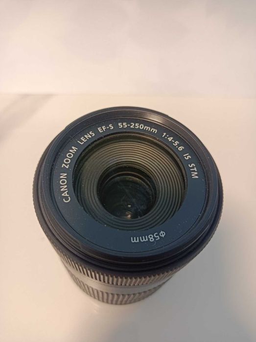 Canon EF-S 55-250mm f/4-5.6 IS STM