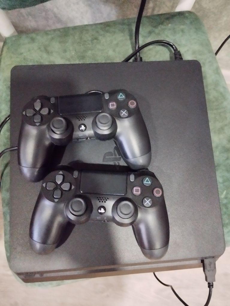 Продам Playstation 4