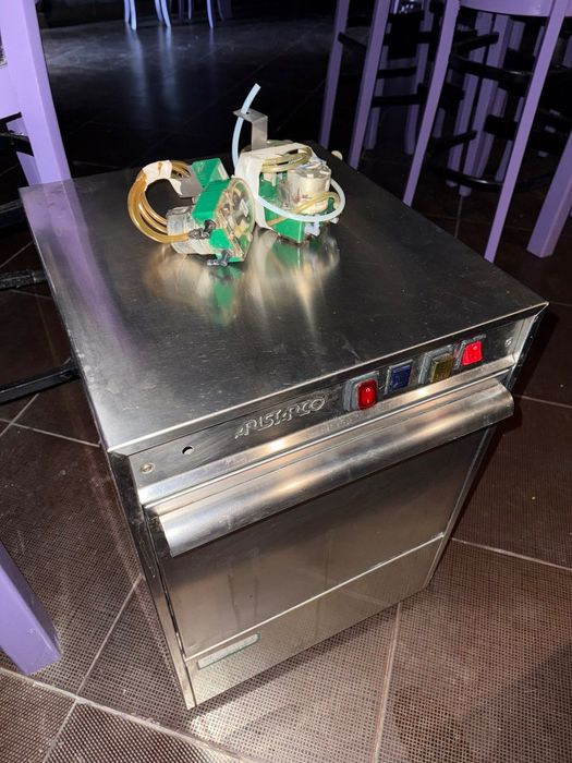 Миялна машина за чаши