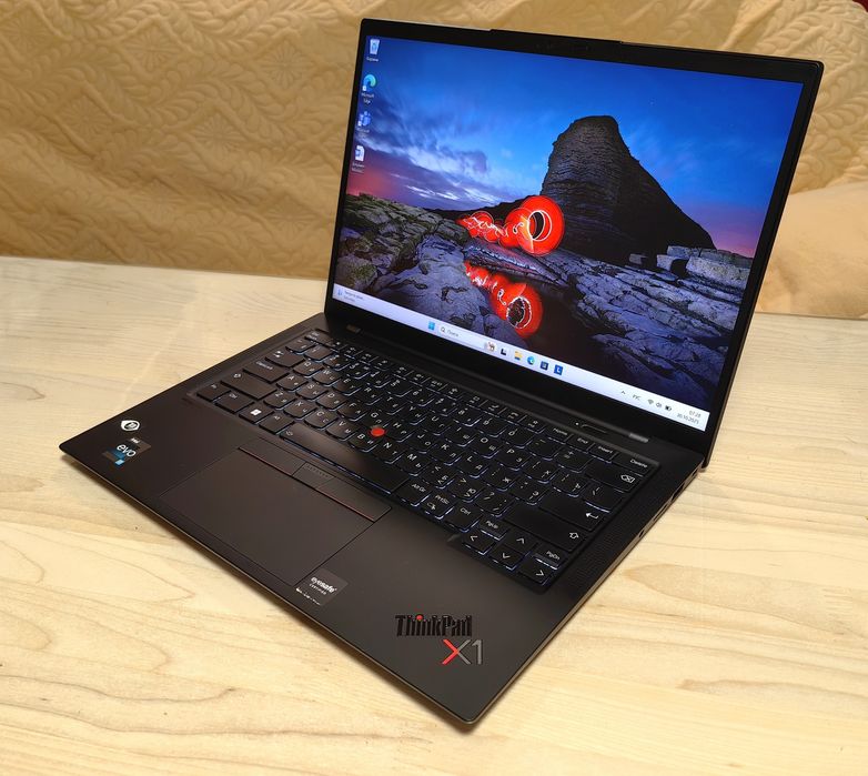 Thinkpad X1 Carbon Core i7-1260p, 16Gb, 512SSD, 450nit, 100% SRGB