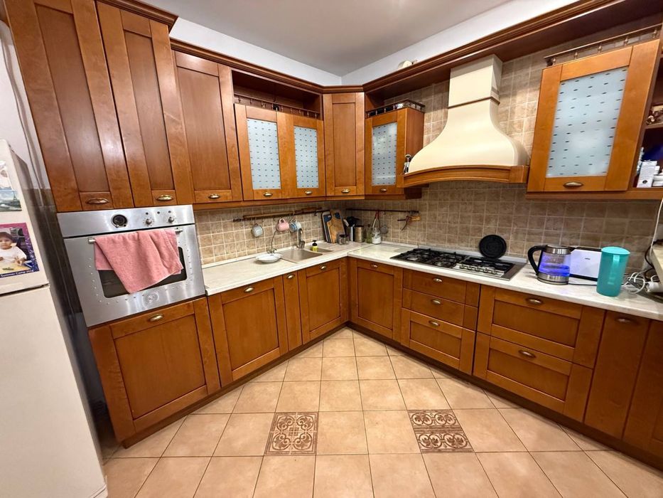 Продается куханная мебель! Кухонная техника!