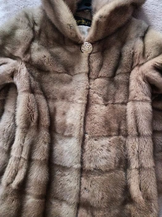 Продам Норкую шуку размер 44-46 одевала редко , хорошие качество