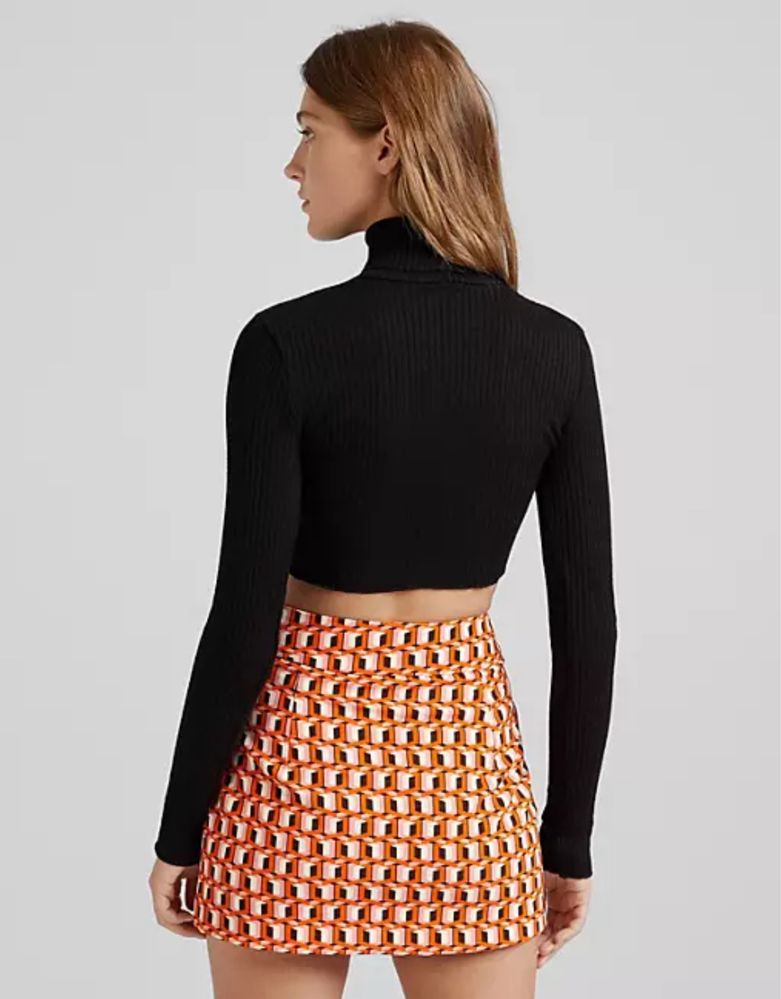 Ефектна пола bershka