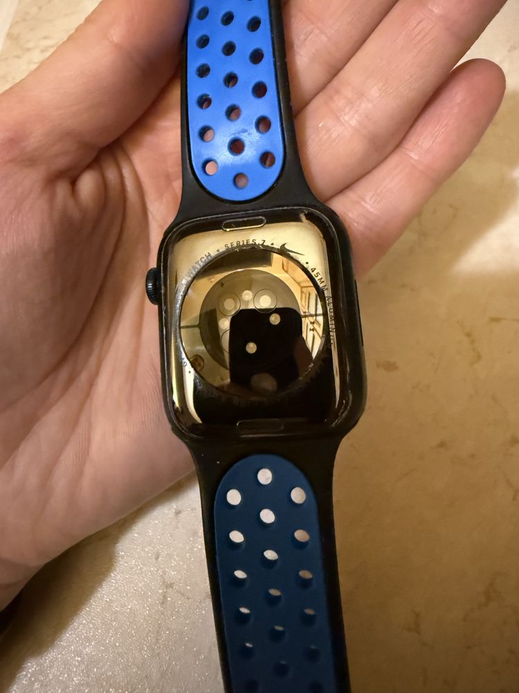 Apple Watch Series 7 45mm – батерия 80%, перфектен