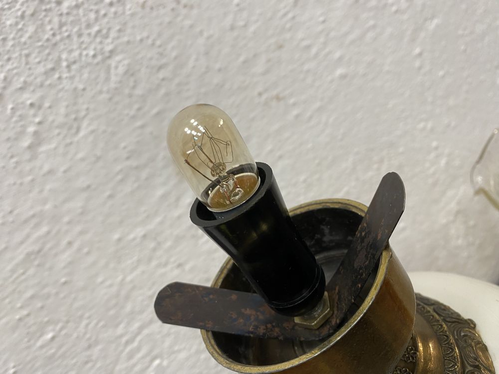 Холандска порцеланова лампа с месингова основа