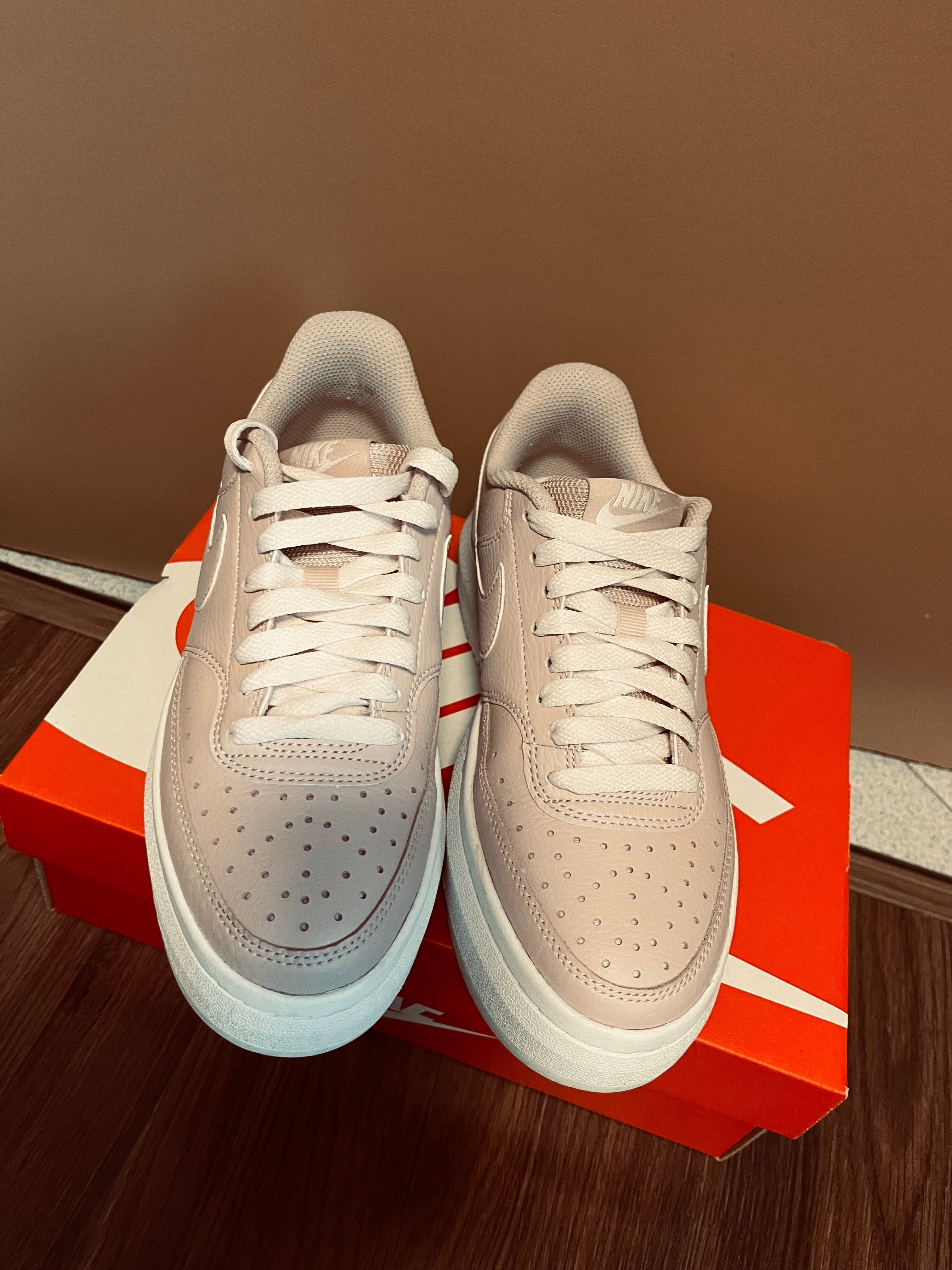W NIKE Court vision alta ltr