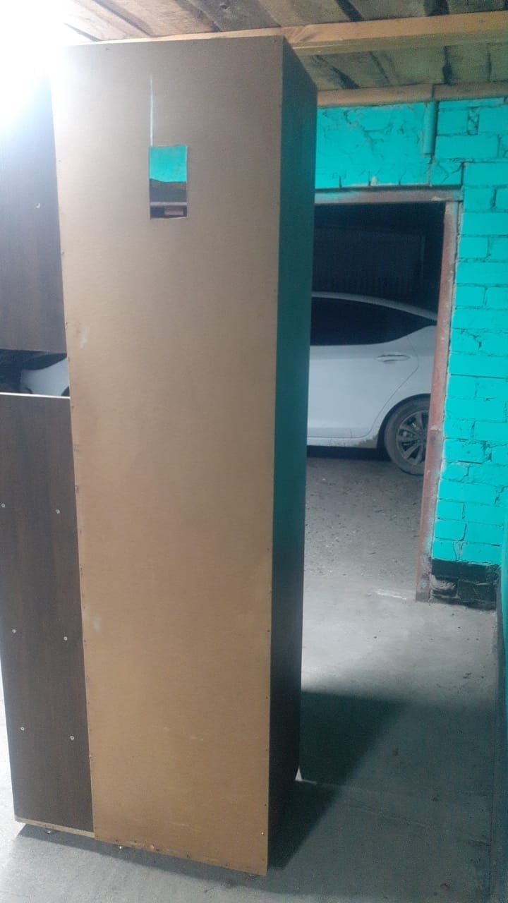 Продам шкаф в прихожую