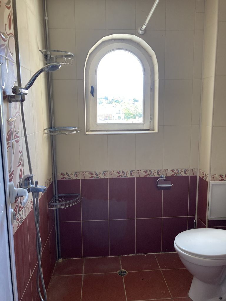 Дава се под наем Къща в с. Звездица, Област Варна - 270 кв.м за 900 € - Снимка #18