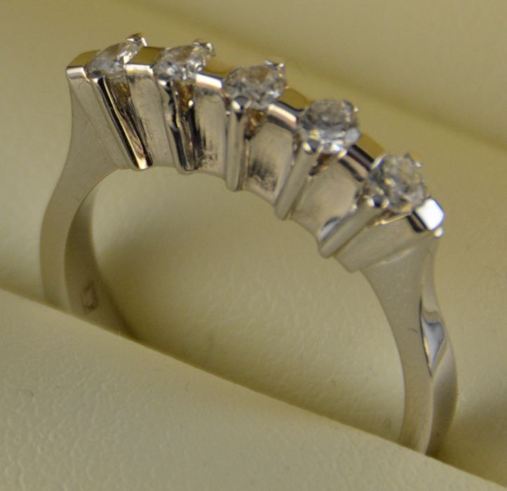 Inel aur alb cu diamante (cod 449)