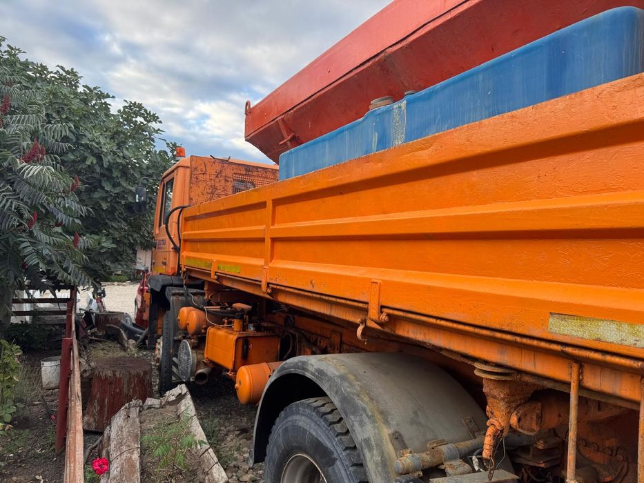 Vand Autobasculanta OAF/MAN echipata cu lama si sararita