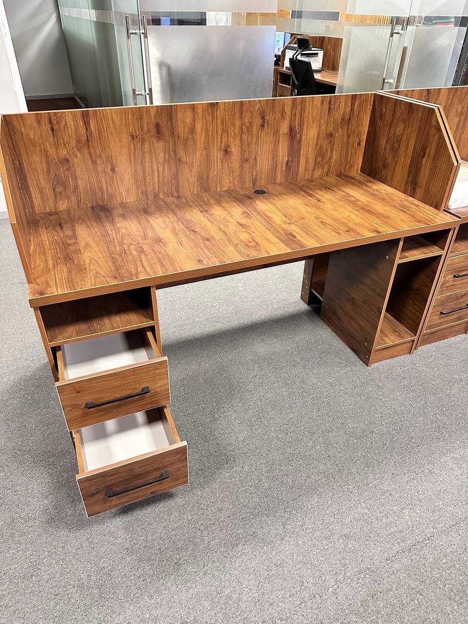 готовый  стол для офиса, для компютера