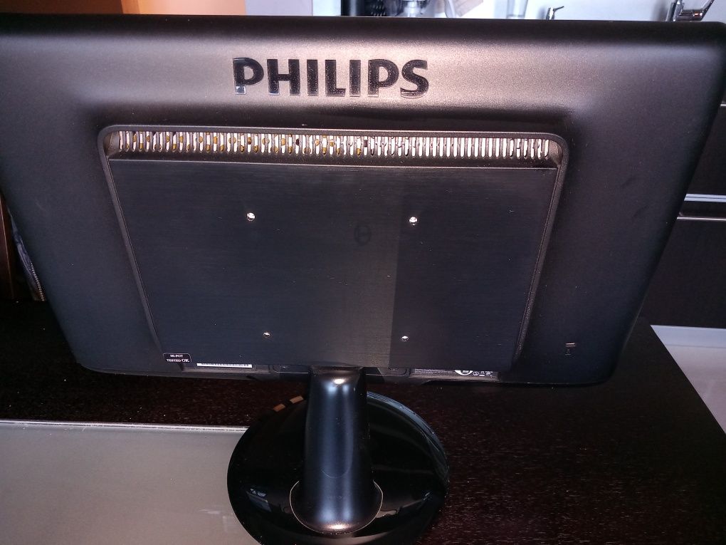 Монитор Philips 192E2