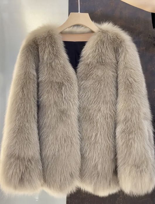 Бежево палто с косъм