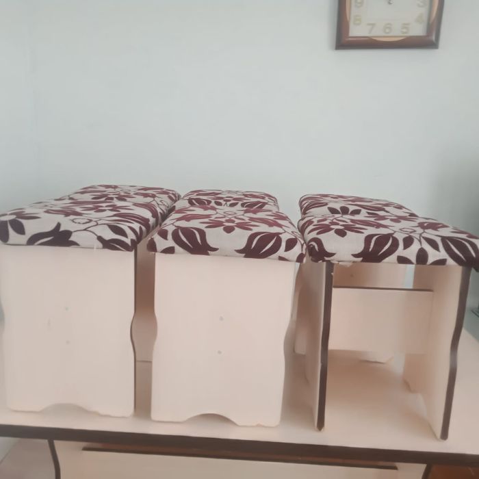 Кухонный стол стульчиками