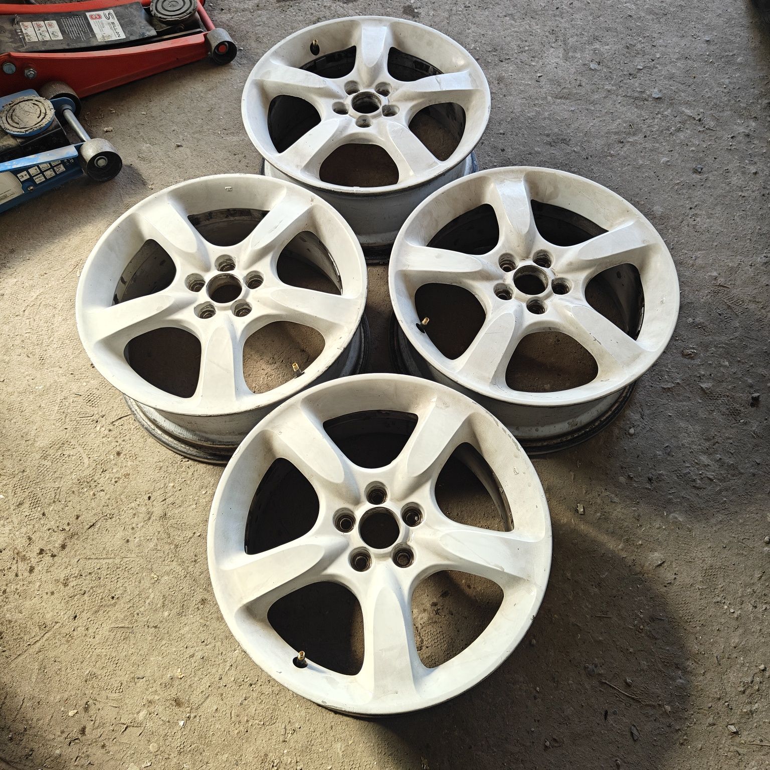 R17 PCD 5*100 Комплект оригинальных легкосплавных дисков