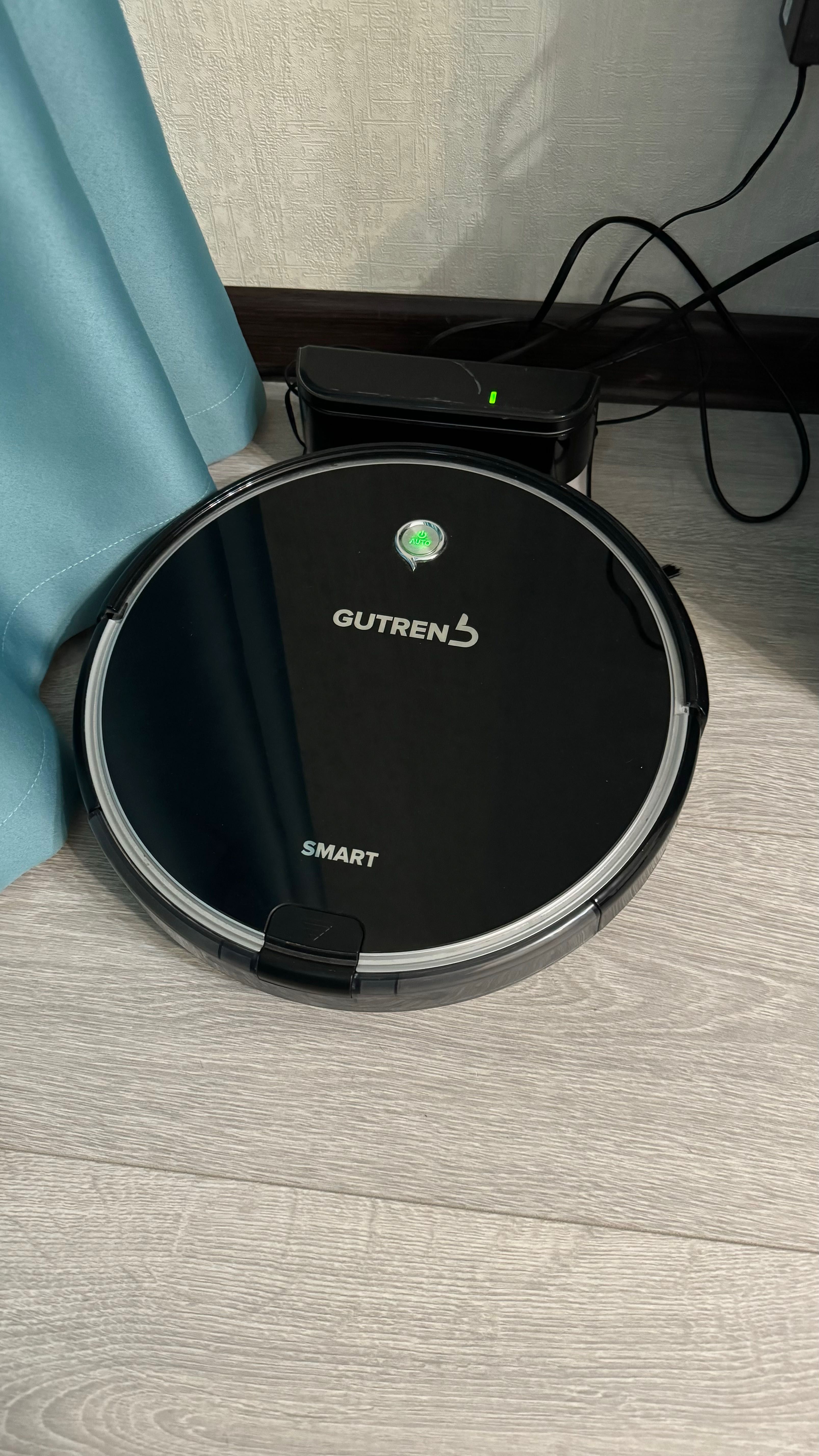 Робот пылесос Gutrend Smart 300