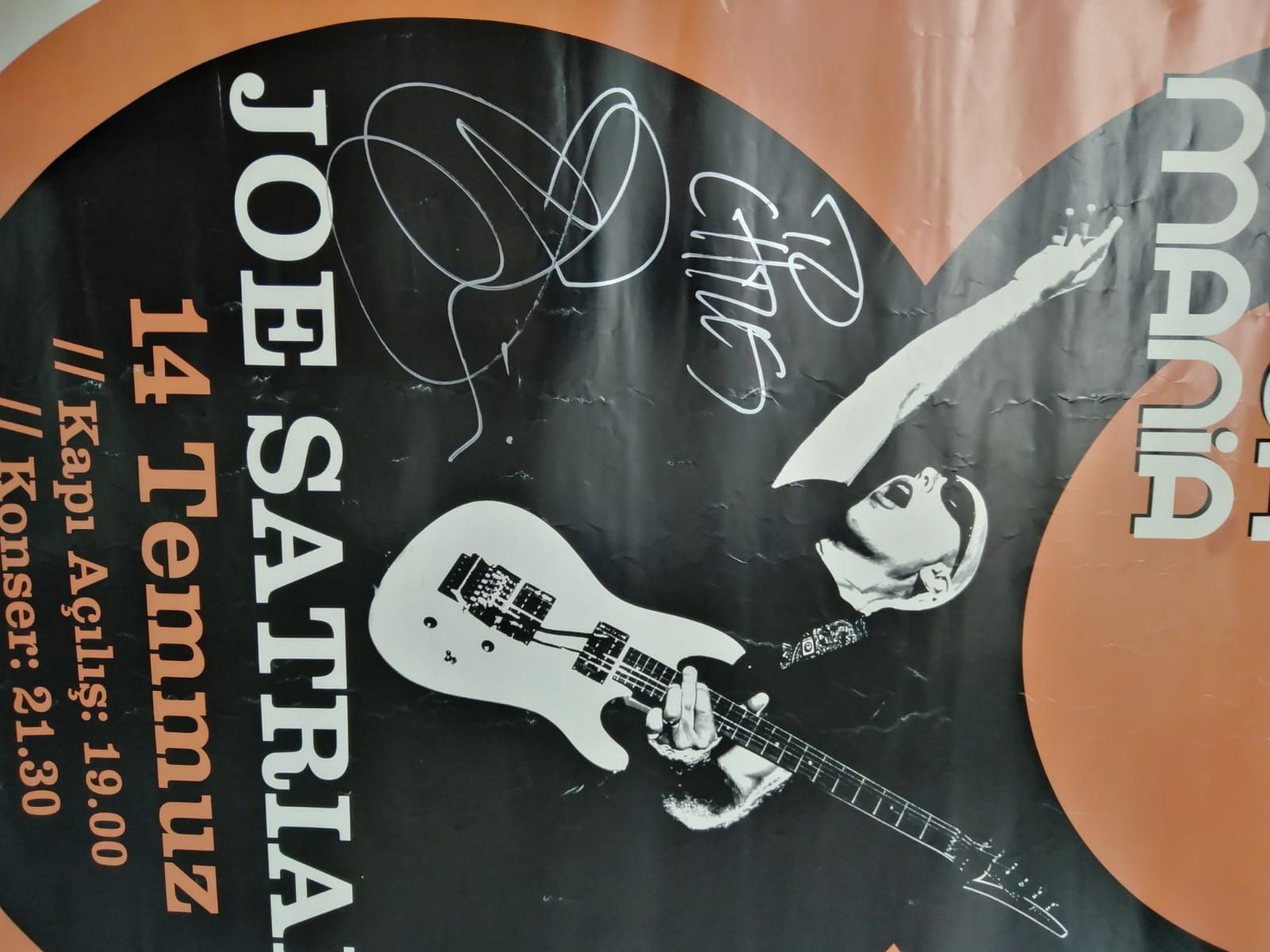Vand poster JOE Satriani si albumul FLYING IN A BLUE DREAM cu autograf