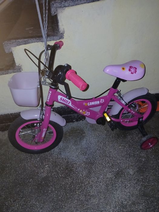 Vand bicicleta.Potrivita pt fetita de la 3 ani