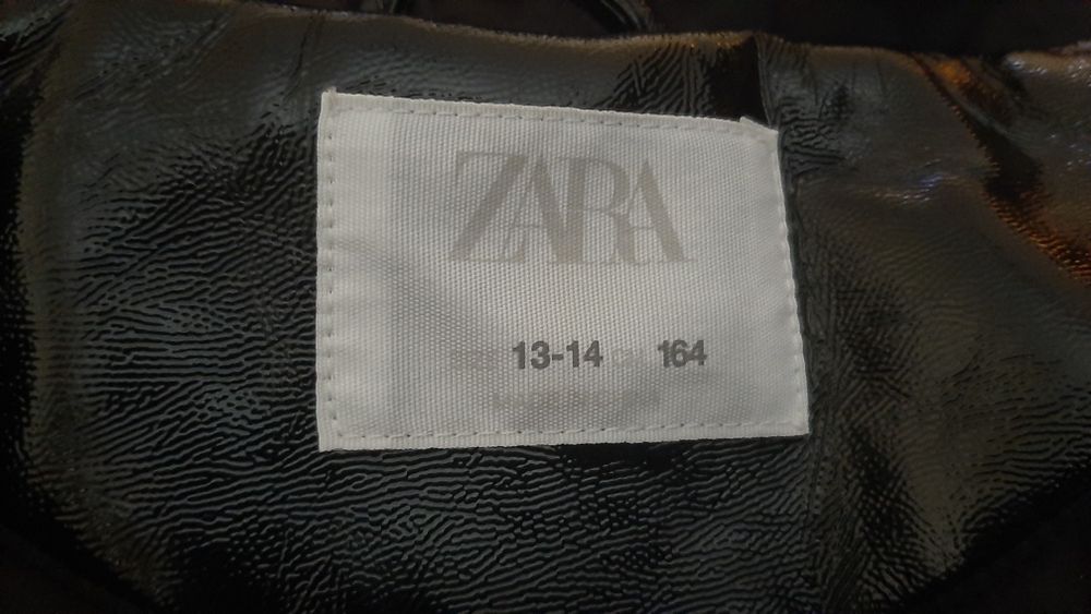 Geaca  Zara marimea 13-14 ani impecabila din lac