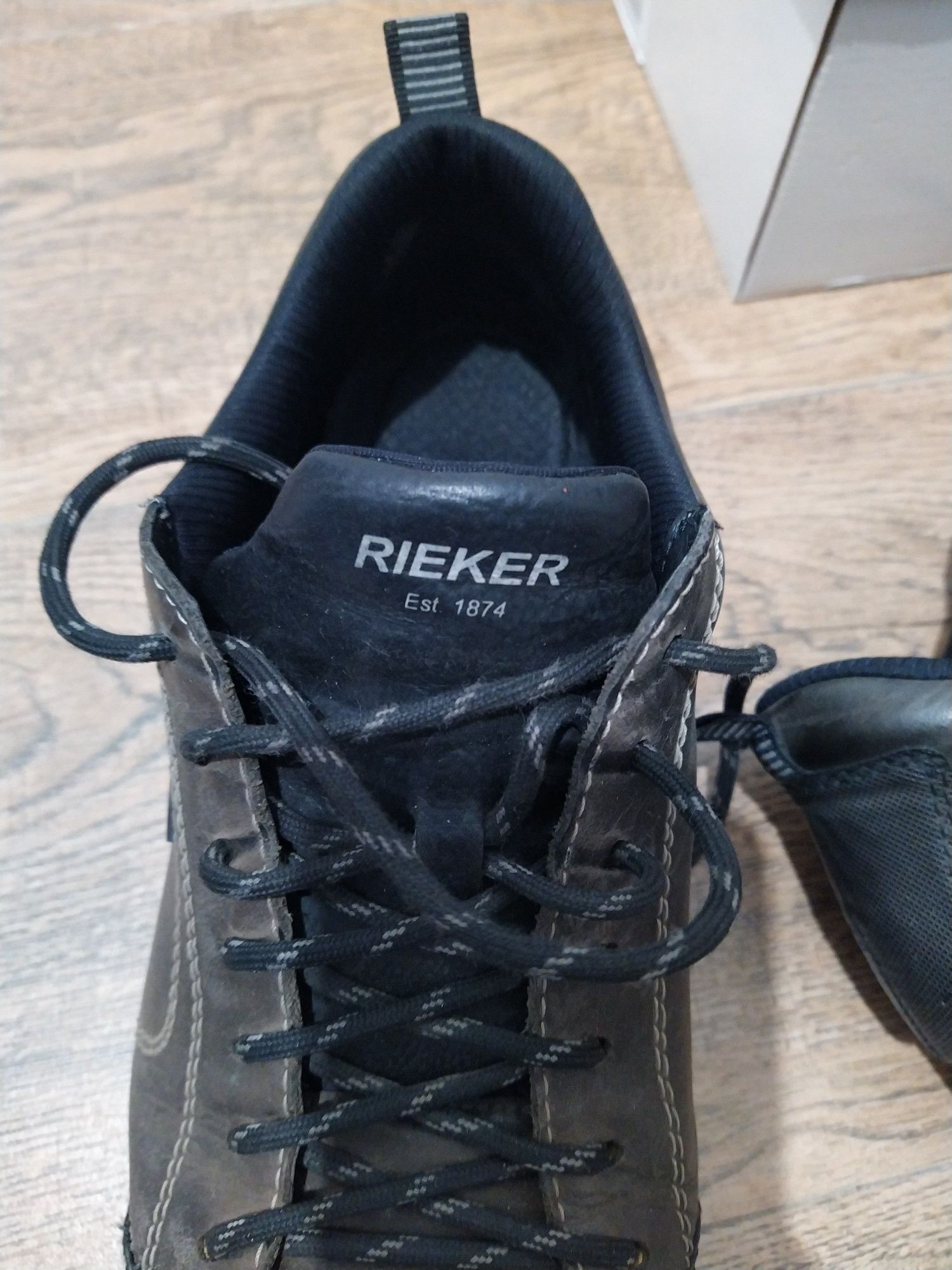 Продам кожаные кроссовки Reiker