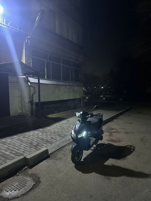 Мопед/скутер м8.