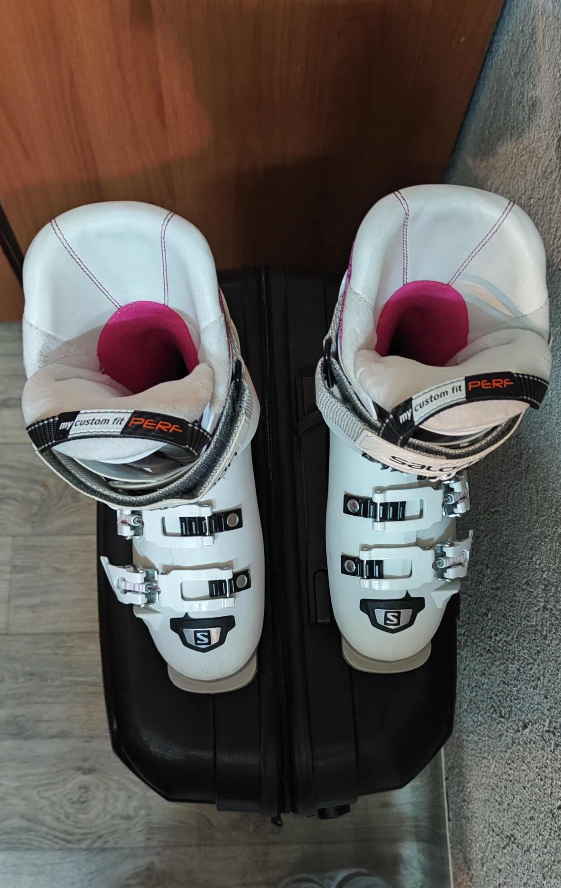 Ски обувки. Ski shoes.