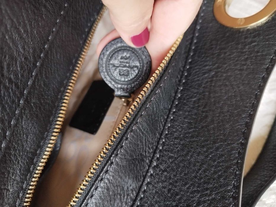 Lancel  винтидж черна чанта със златен обков